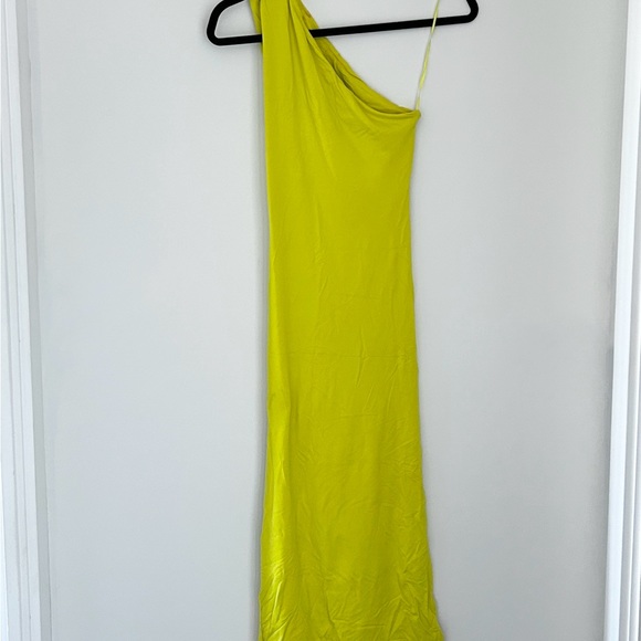 Zara one shoulder dress - Picture 2 of 2